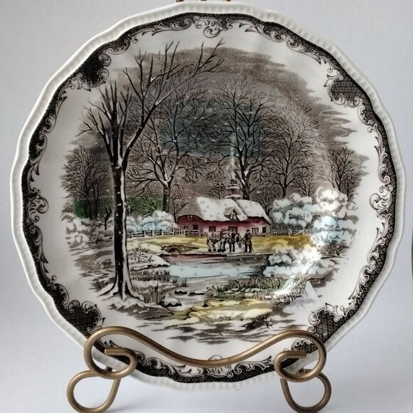 Shakespeare's Sonnets Plate with Winter Scene of Anne Hathaway's Cottage - Picture 5 of 6